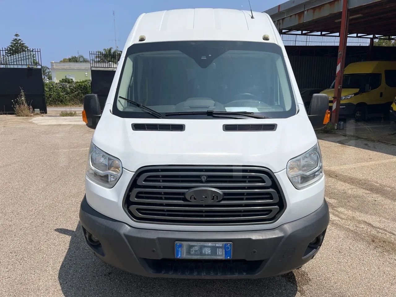 Ford Transit - Suburban bus: picture 2 Ford Transit - Suburban bus: picture 2