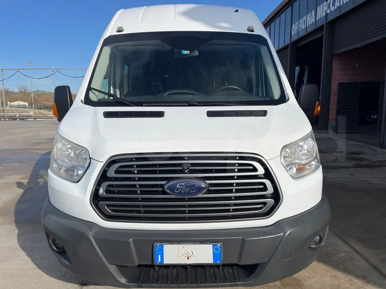Ford Transit - Minibus, Passenger van: picture 1 Ford Transit - Minibus, Passenger van: picture 1