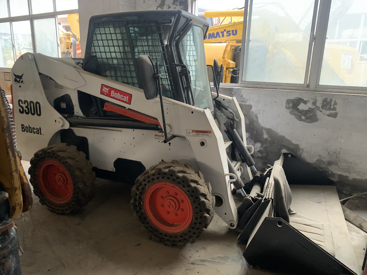 BOBCAT S300 - Skid steer loader: picture 2 BOBCAT S300 - Skid steer loader: picture 2