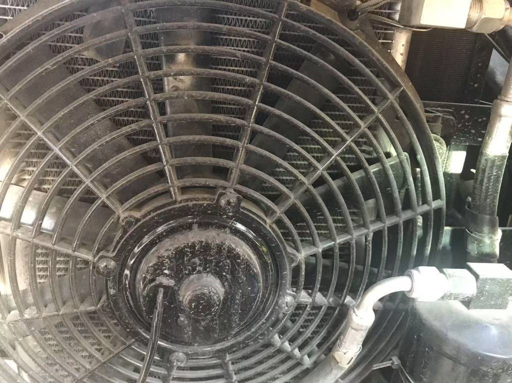 CAT 305.5E2 - Crawler excavator: picture 5 CAT 305.5E2 - Crawler excavator: picture 5