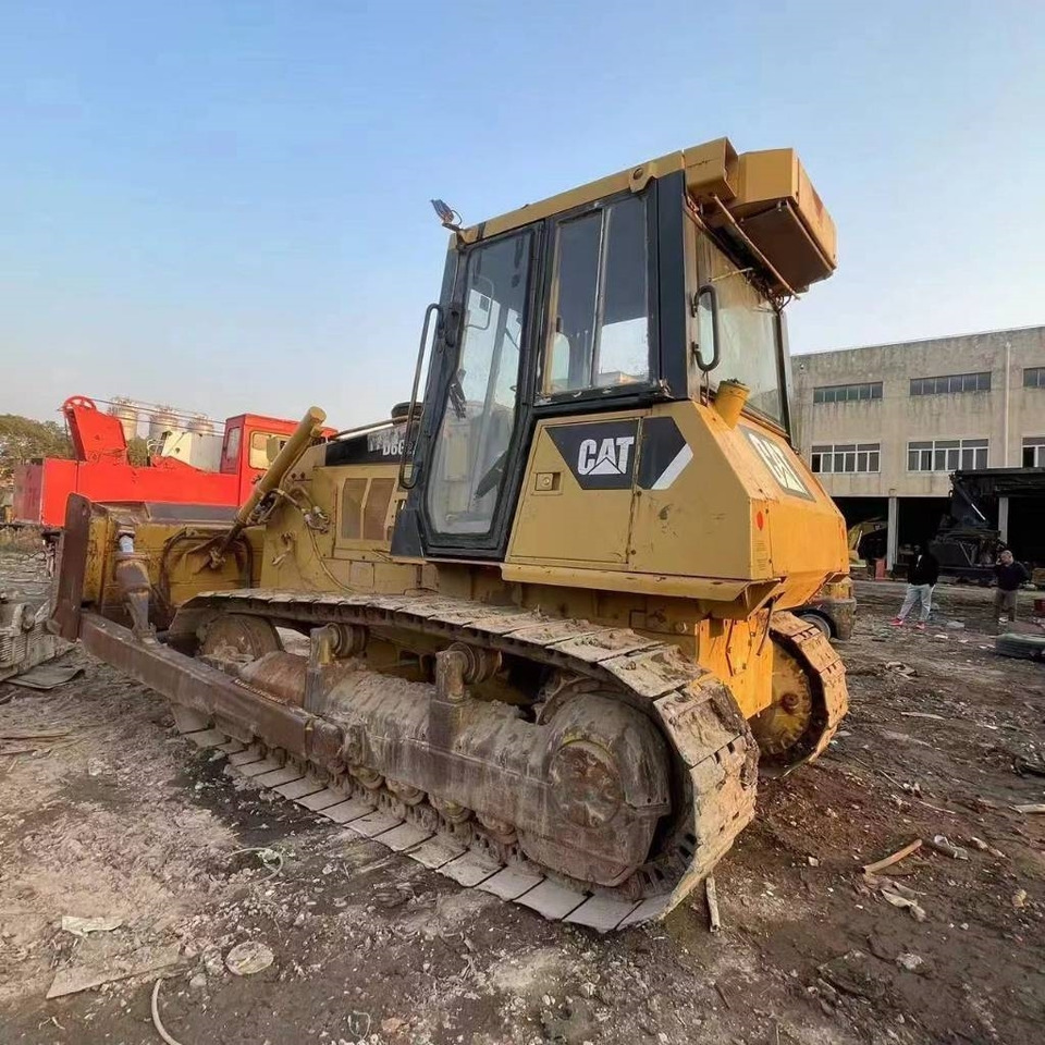 CAT D6G2 XL - Bulldozer: picture 2 CAT D6G2 XL - Bulldozer: picture 2