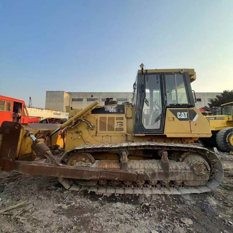CAT D6G2 XL - Bulldozer: picture 1 CAT D6G2 XL - Bulldozer: picture 1