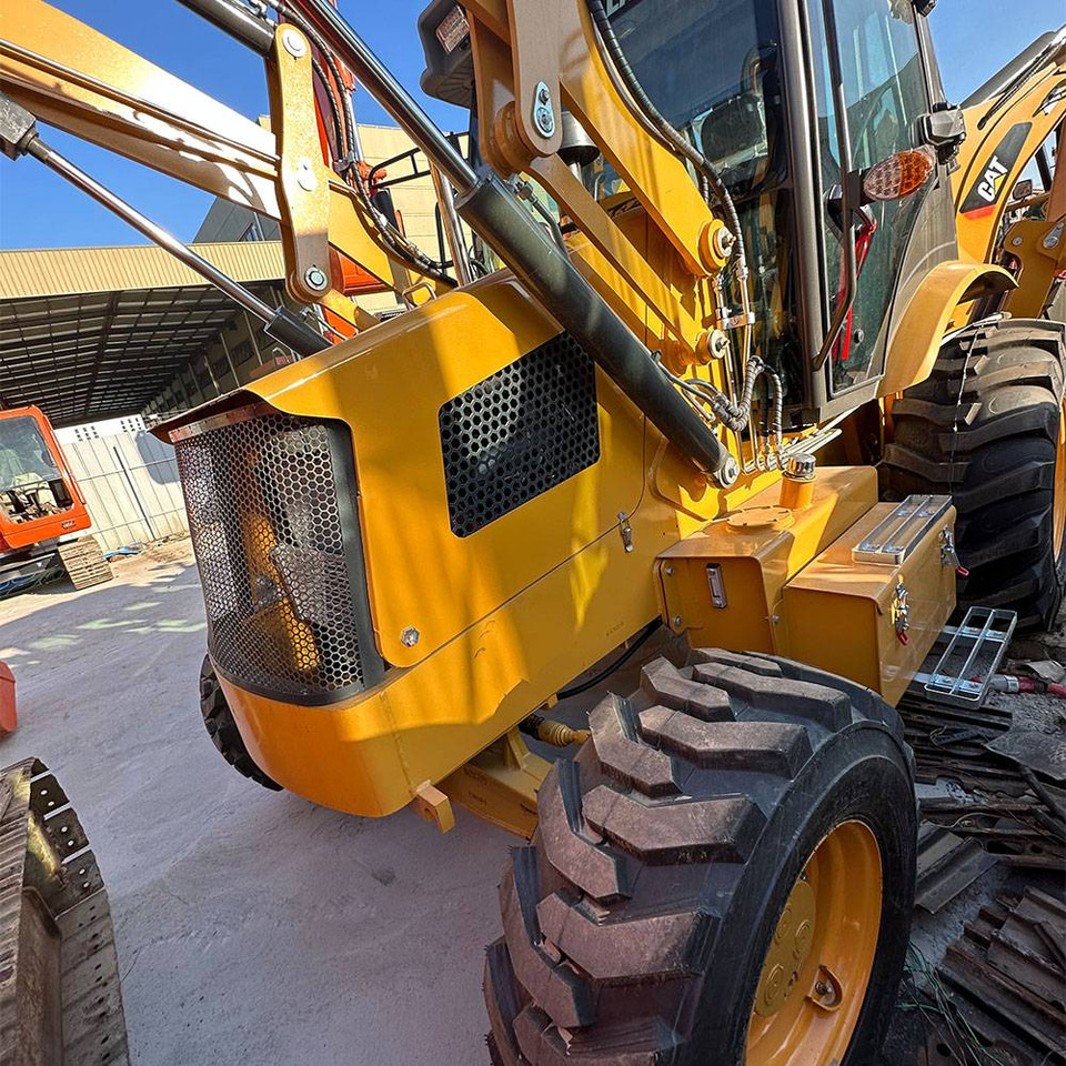 CATERPILLAR 420F - Backhoe loader: picture 2 CATERPILLAR 420F - Backhoe loader: picture 2