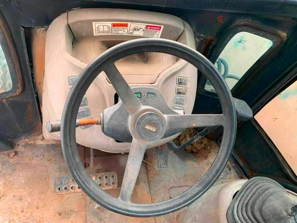 Backhoe loader Case 580 M: picture 6