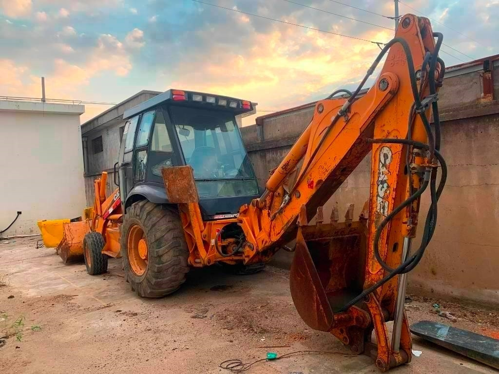 Backhoe loader Case 580 M: picture 7