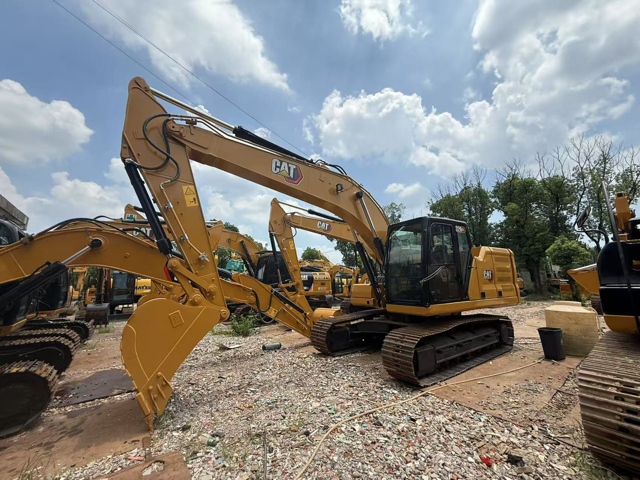 Excavator Caterpillar Caterpillar 320GC: picture 1