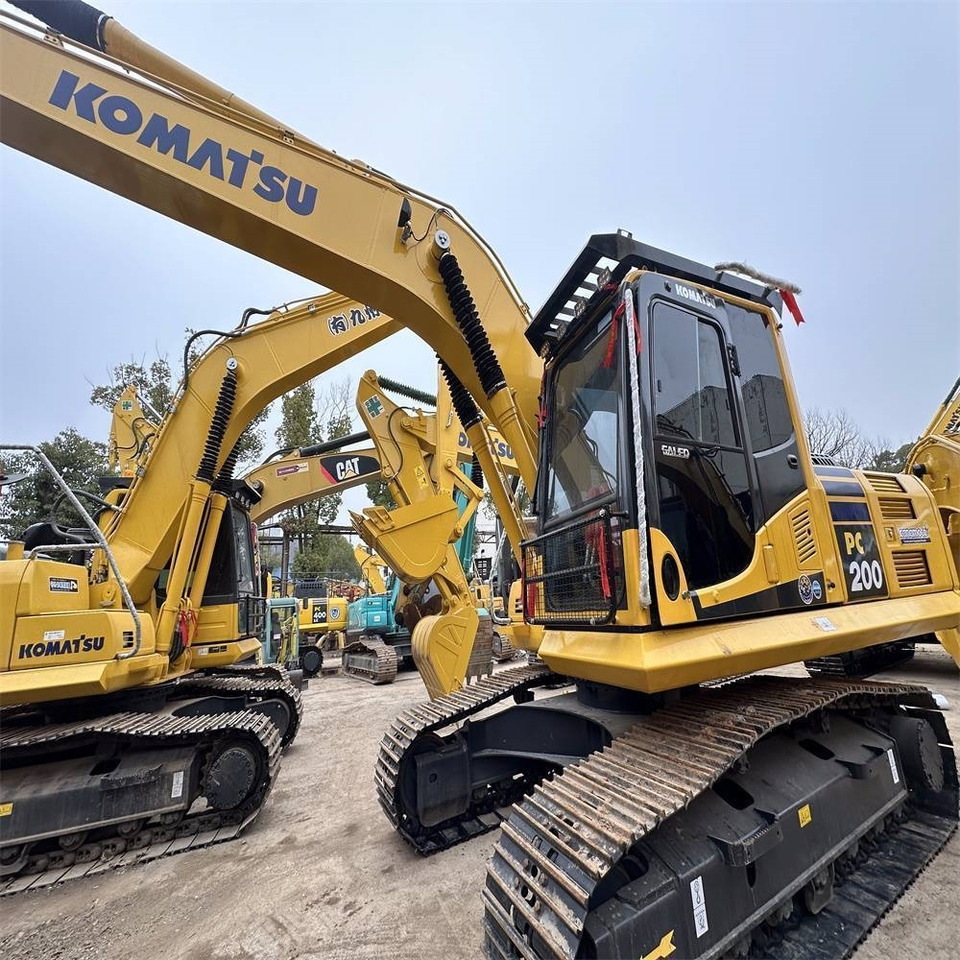 Komatsu PC 200 - Crawler excavator: picture 3 Komatsu PC 200 - Crawler excavator: picture 3