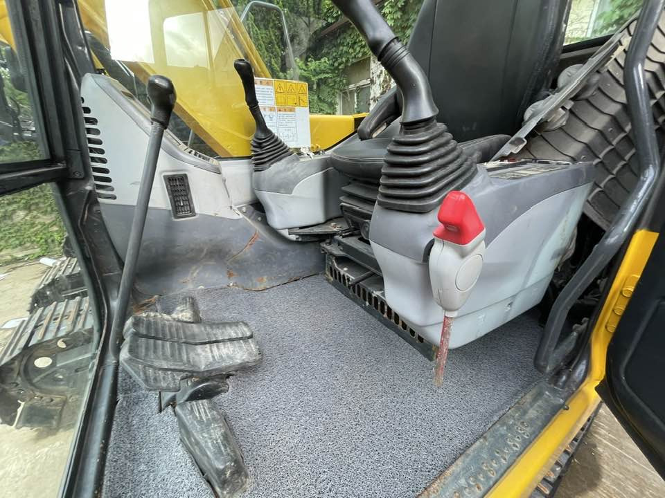 Komatsu PC130 - Mini excavator: picture 3 Komatsu PC130 - Mini excavator: picture 3