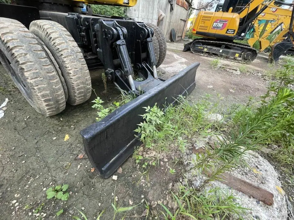 Komatsu PW160-11 - Wheel excavator: picture 3 Komatsu PW160-11 - Wheel excavator: picture 3