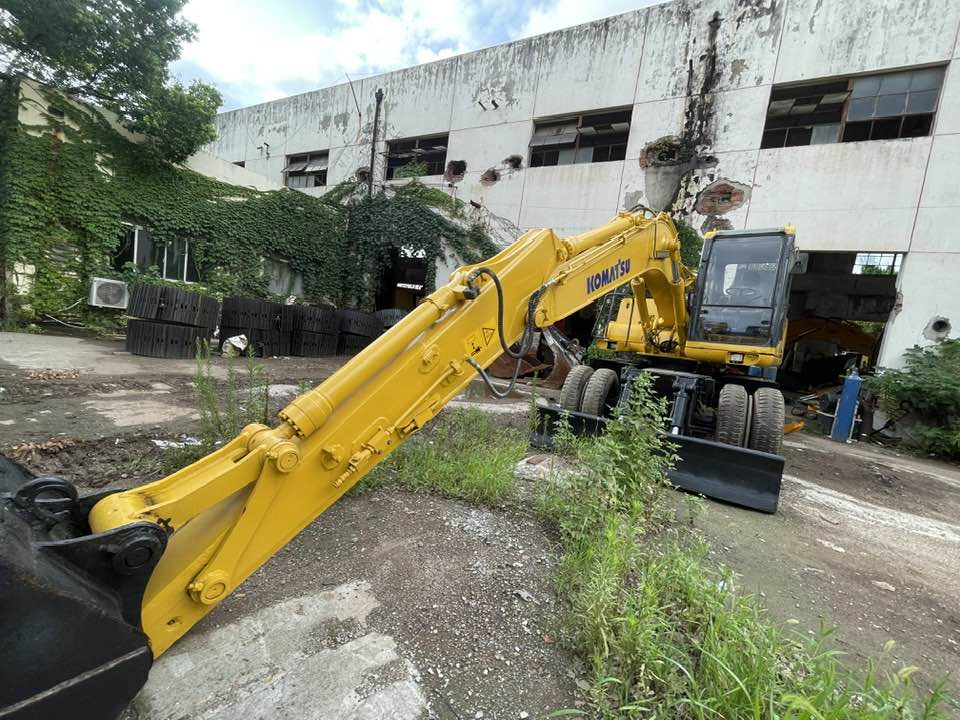 Wheel excavator Komatsu PW160: picture 10