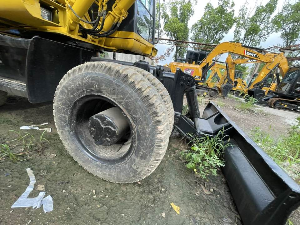 Wheel excavator Komatsu PW160: picture 18