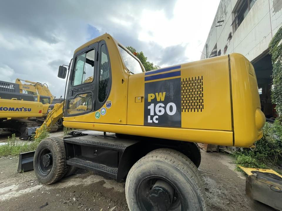 Wheel excavator Komatsu PW160: picture 9