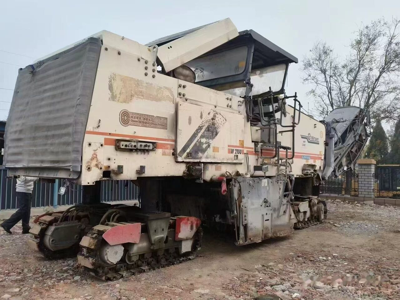 Wirtgen W2100 - Cold planer: picture 1 Wirtgen W2100 - Cold planer: picture 1