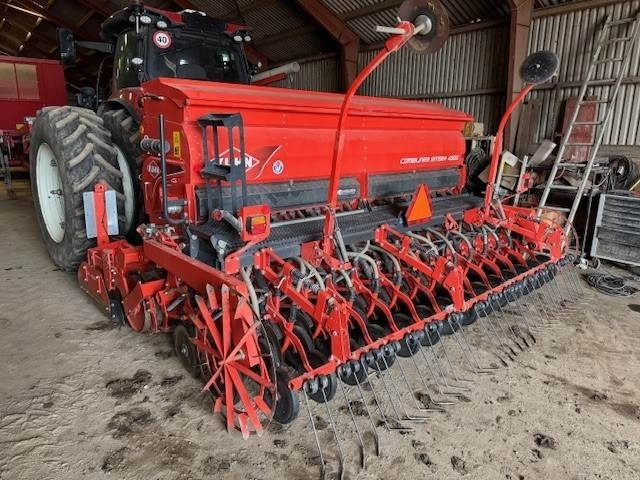 Kuhn SITERA 4000 + TF1500 - Combine seed drill: picture 1 Kuhn SITERA 4000 + TF1500 - Combine seed drill: picture 1