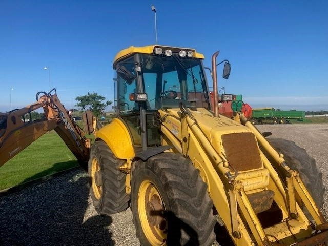 New Holland LB 115B - Backhoe loader: picture 4 New Holland LB 115B - Backhoe loader: picture 4