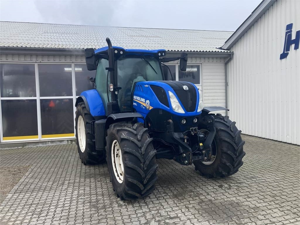 New Holland T7.175 AC MY 18 - Farm tractor: picture 2 New Holland T7.175 AC MY 18 - Farm tractor: picture 2