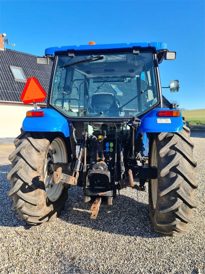 New Holland TL100-4WD - Farm tractor: picture 4 New Holland TL100-4WD - Farm tractor: picture 4
