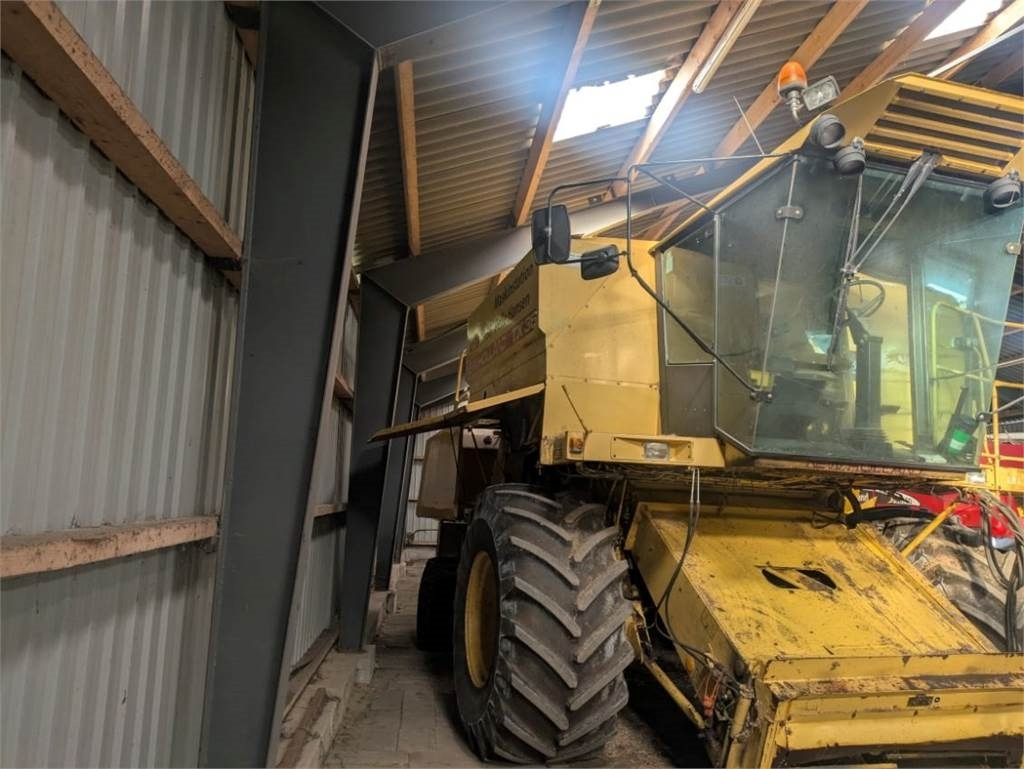 New Holland TX36 SLH - Combine harvester: picture 2 New Holland TX36 SLH - Combine harvester: picture 2