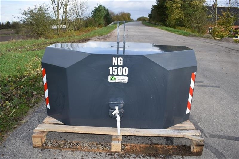 - - - 1500 kilo J-Maskiner - Counterweight for Agricultural machinery: picture 1 - - - 1500 kilo J-Maskiner - Counterweight for Agricultural machinery: picture 1