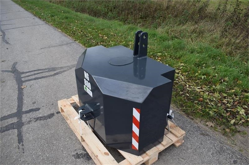 - - - 800 kilo J-Maskiner - Counterweight for Agricultural machinery: picture 2 - - - 800 kilo J-Maskiner - Counterweight for Agricultural machinery: picture 2