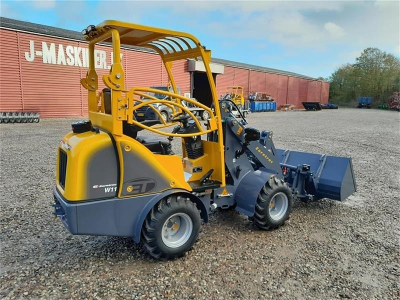 Eurotrac W11 Mellem arm  - Compact loader: picture 5 Eurotrac W11 Mellem arm  - Compact loader: picture 5