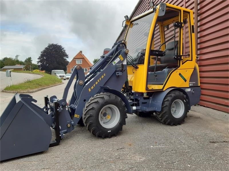Eurotrac W11 med lang arm, førerhus, skovl og gafler - Compact loader: picture 4 Eurotrac W11 med lang arm, førerhus, skovl og gafler - Compact loader: picture 4