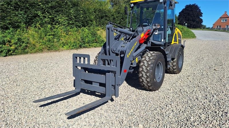 Eurotrac WL18 - Wheel loader: picture 2 Eurotrac WL18 - Wheel loader: picture 2