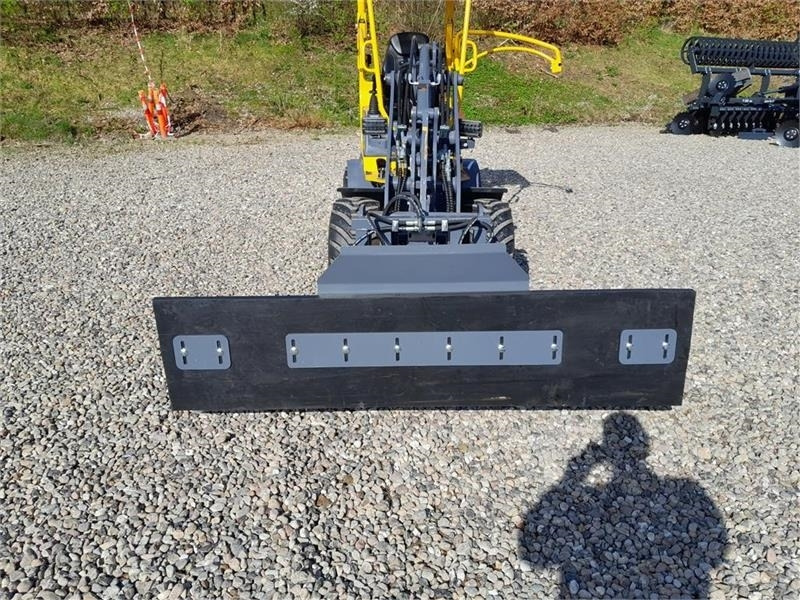 FK Machinery FODER SKRABER - Blade for Construction machinery: picture 2 FK Machinery FODER SKRABER - Blade for Construction machinery: picture 2