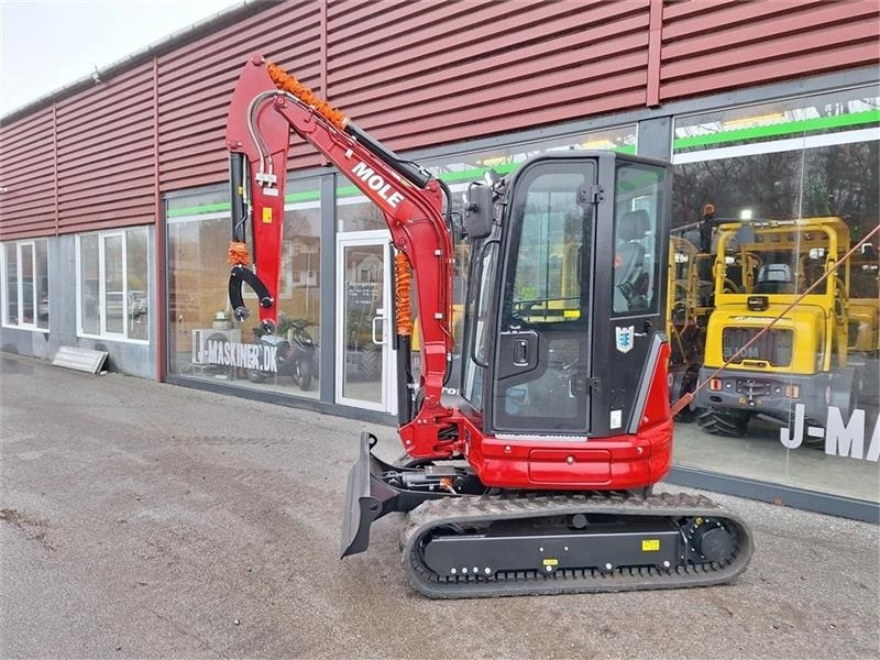 Mole M25 - Mini excavator: picture 1 Mole M25 - Mini excavator: picture 1