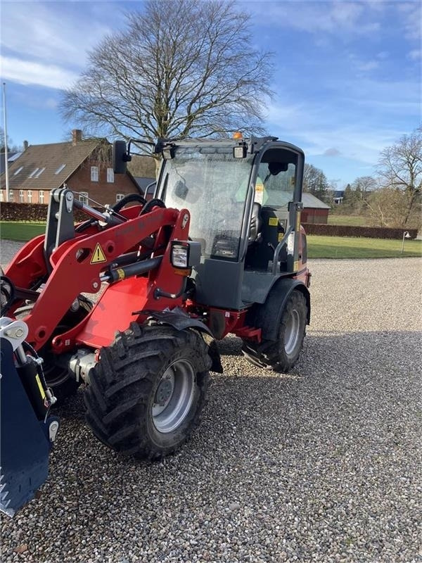 Compact loader Weidemann 2070 LP: picture 15