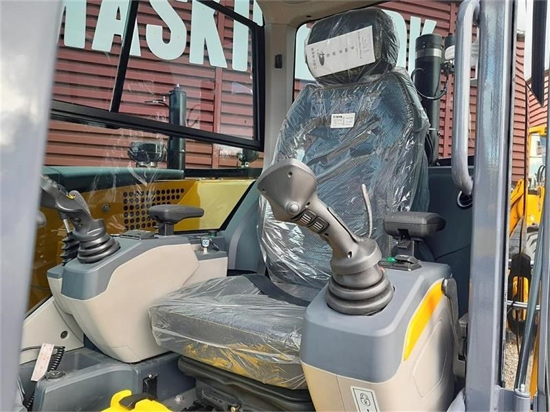 Crawler excavator XCMG XE80E: picture 12