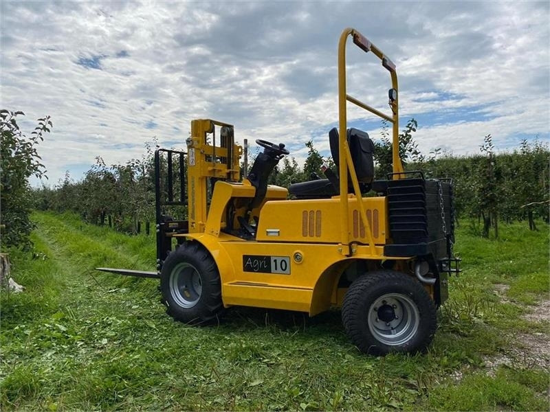 - - - eurotrac Agri 10 - Diesel forklift: picture 4 - - - eurotrac Agri 10 - Diesel forklift: picture 4