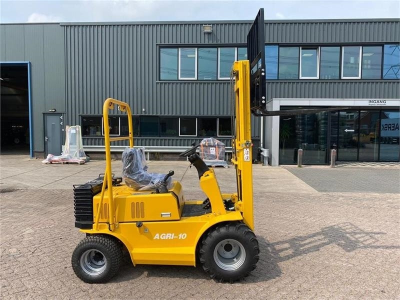 - - - eurotrac Agri 10 - Diesel forklift: picture 3 - - - eurotrac Agri 10 - Diesel forklift: picture 3