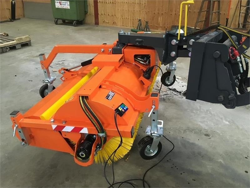 - - - j maskiner - Broom: picture 2 - - - j maskiner - Broom: picture 2