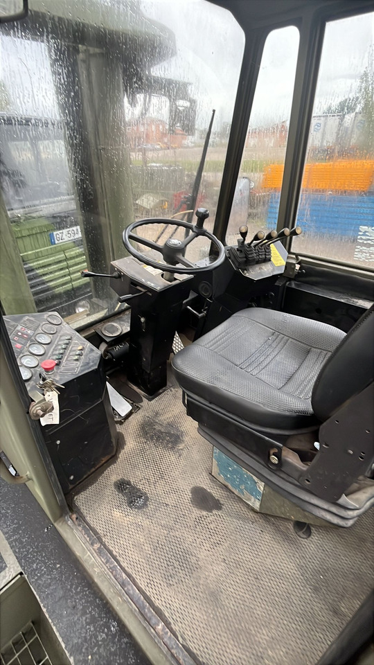 VALMET TD1612 SX 1620 - Diesel forklift: picture 3 VALMET TD1612 SX 1620 - Diesel forklift: picture 3