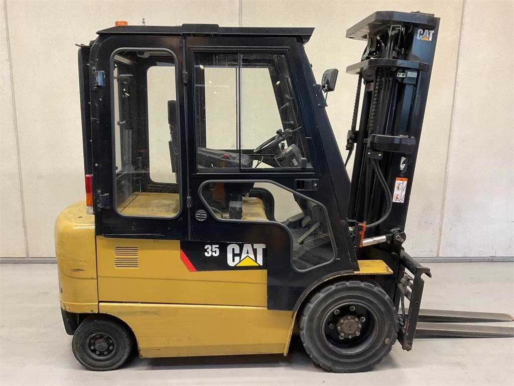 CAT EP35K-PAC - Electric forklift: picture 1 CAT EP35K-PAC - Electric forklift: picture 1