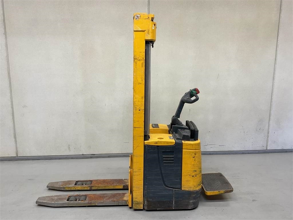 Jungheinrich ERC 214 - Stacker: picture 3 Jungheinrich ERC 214 - Stacker: picture 3