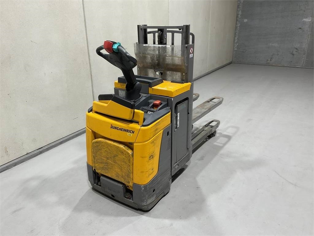 Jungheinrich ERD 220 - Stacker: picture 2 Jungheinrich ERD 220 - Stacker: picture 2