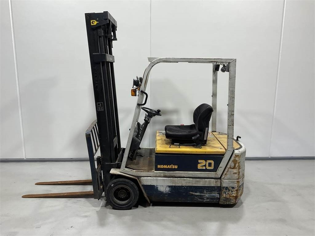 Komatsu FB20M-2E - Electric forklift: picture 3 Komatsu FB20M-2E - Electric forklift: picture 3