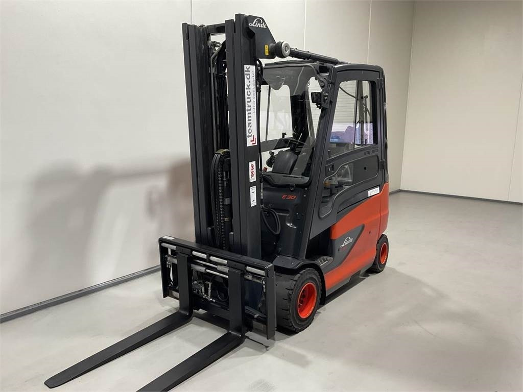 Linde E30 - Electric forklift: picture 4 Linde E30 - Electric forklift: picture 4