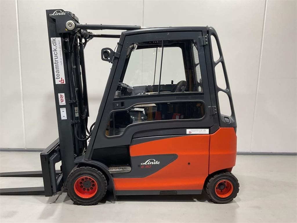 Linde E30 - Electric forklift: picture 3 Linde E30 - Electric forklift: picture 3