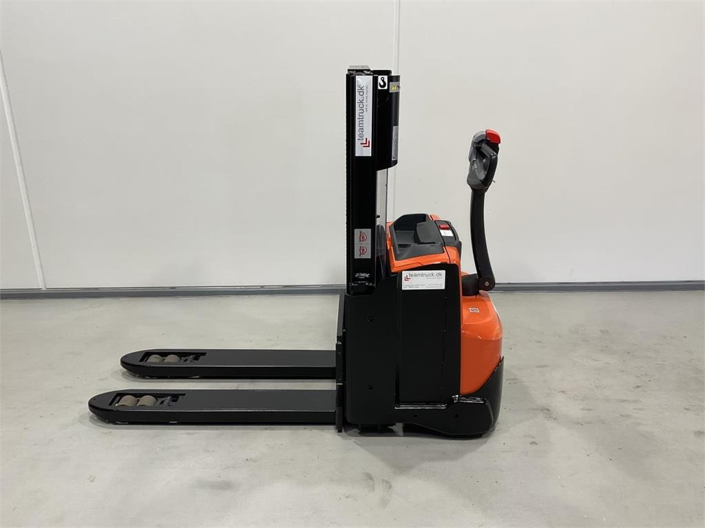 Toyota SWE200D - Stacker: picture 3 Toyota SWE200D - Stacker: picture 3
