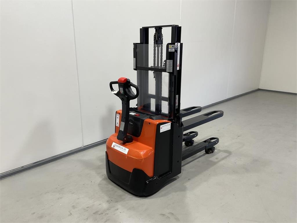 Toyota SWE200D - Stacker: picture 2 Toyota SWE200D - Stacker: picture 2