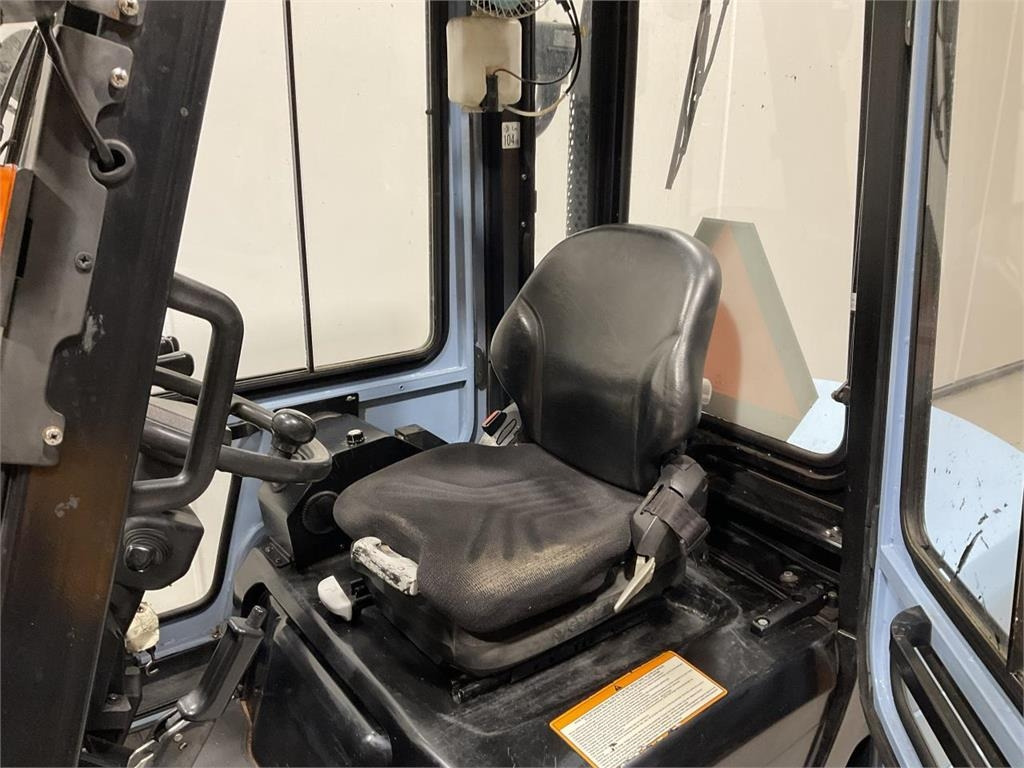 Utilev UT30P - Diesel forklift: picture 5 Utilev UT30P - Diesel forklift: picture 5