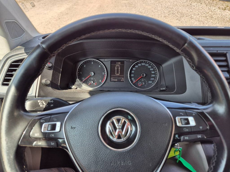 Car Volkswagen Caravelle 4x4 // 4motion 8(10) person bus Lon: picture 13