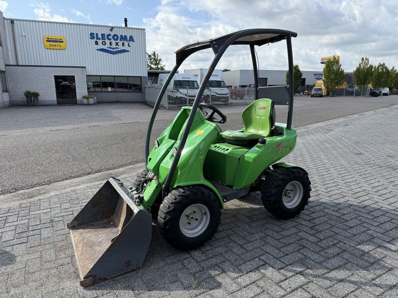 Avant 218 met Grondbak - Wheel loader: picture 1 Avant 218 met Grondbak - Wheel loader: picture 1