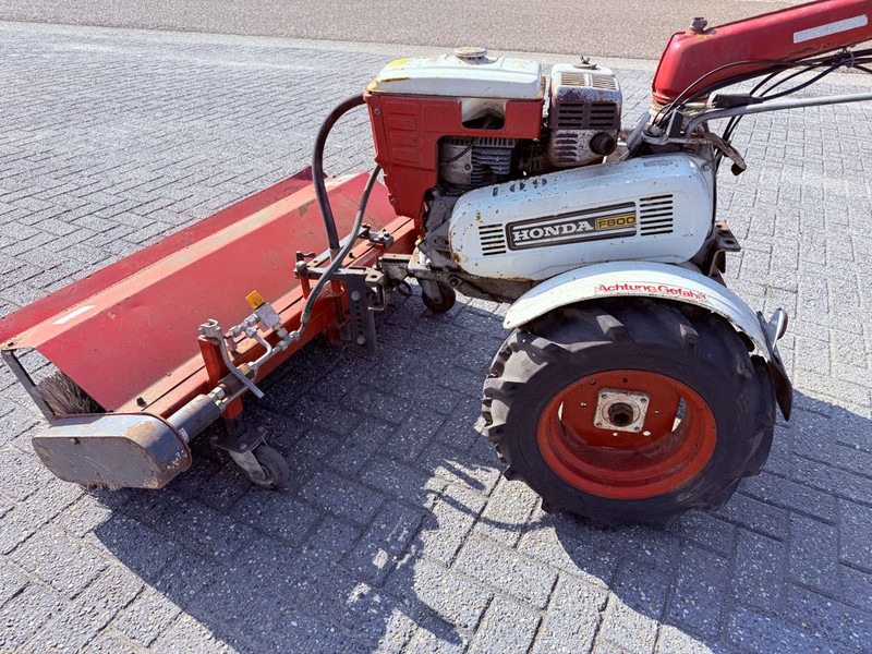 Honda F800 Veegmachine - Road sweeper: picture 2 Honda F800 Veegmachine - Road sweeper: picture 2