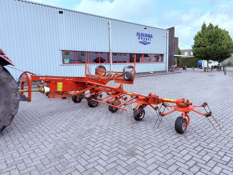 Kuhn GF8501T Digidrive - Tedder/ Rake: picture 2 Kuhn GF8501T Digidrive - Tedder/ Rake: picture 2