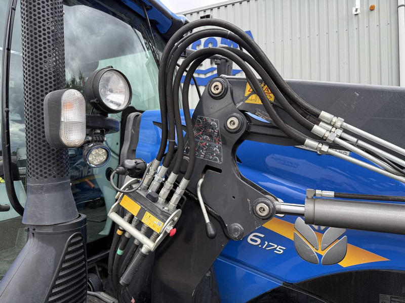 Farm tractor New Holland T6.175 AC T4B: picture 14