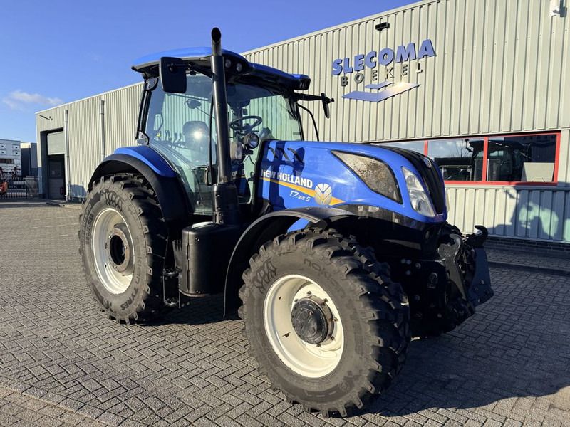 New Holland T7.165S Range Command - Farm tractor: picture 4 New Holland T7.165S Range Command - Farm tractor: picture 4